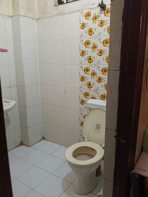 Bathroom in 2 BHK Builder Floor at Vaishali Sector 2 – for Rent
