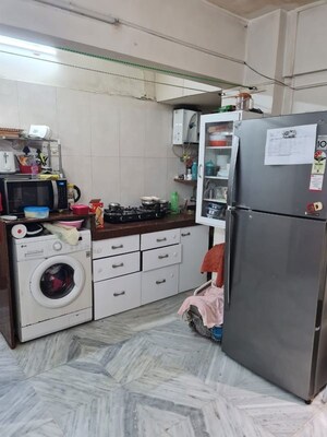 Parking in 2 BHK Apartment at Straft Golden View CHS, Vile Parle West – for Rent