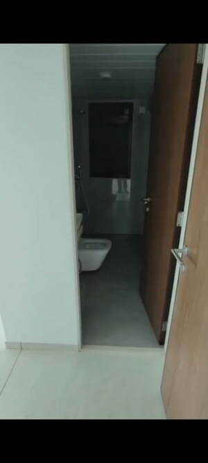 Furnished Amenities in 3 BHK Apartment at Prachi CHS, Navpada – for Rent