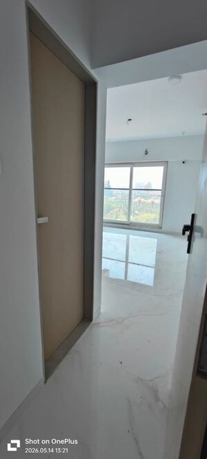 Room in 3 BHK Apartment at Prachi CHS, Navpada – for Rent