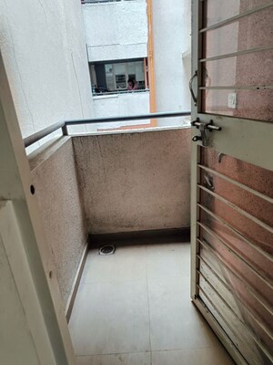 Furnished Amenities in 2 BHK Apartment at Vision Starwest Phase 1, Tathawade – for Rent