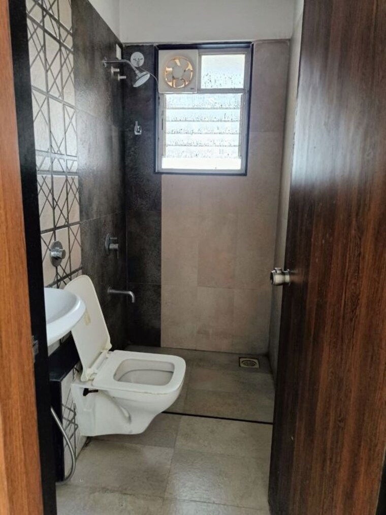 Bathroom, vision-starwest-phase-1 2 Bedroom 850 Sq.Ft. Apartment In Tathawade Pune 10698202