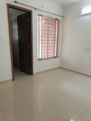 Room in 2 BHK Apartment at Vision Starwest Phase 1, Tathawade – for Rent