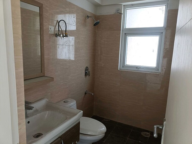 Bathroom, sector 23 4 Bedroom 2200 Sq.Ft. Builder Floor In Sector 23 Gurgaon 10698210