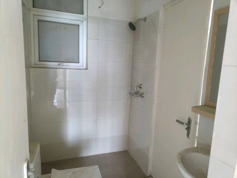 Bathroom, sector 23 4 Bedroom 2200 Sq.Ft. Builder Floor In Sector 23 Gurgaon 10698210