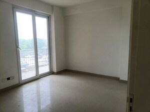 Room in 4 BHK Builder Floor at Sector 23 – for Rent