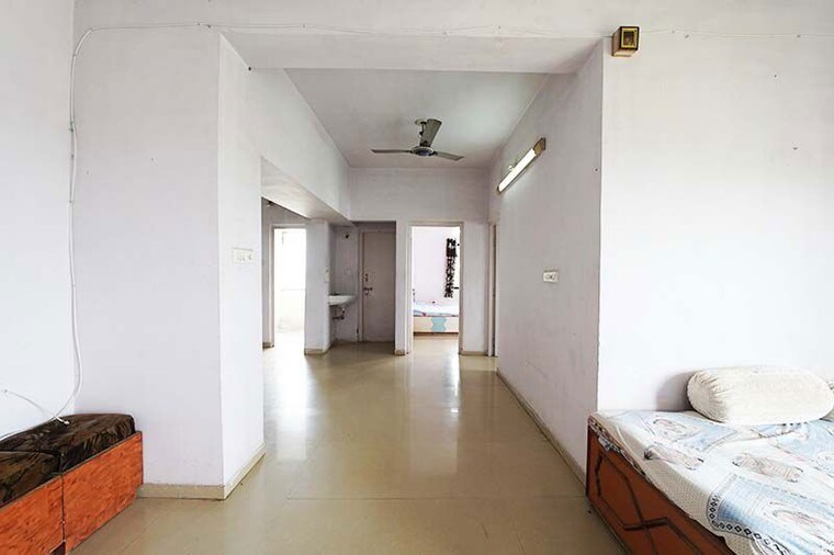 Room, godhavi 2 Bedroom 132 Sq.Yd. Apartment In Godhavi Ahmedabad 10698103