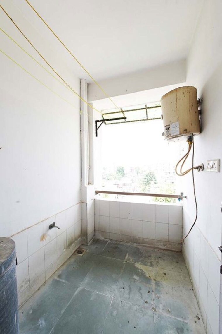 Bathroom, godhavi 2 Bedroom 132 Sq.Yd. Apartment In Godhavi Ahmedabad 10698103