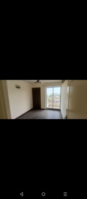 Room in 3.5 BHK Apartment at Bestech Park View Spa Next, Sector 67 – for Rent