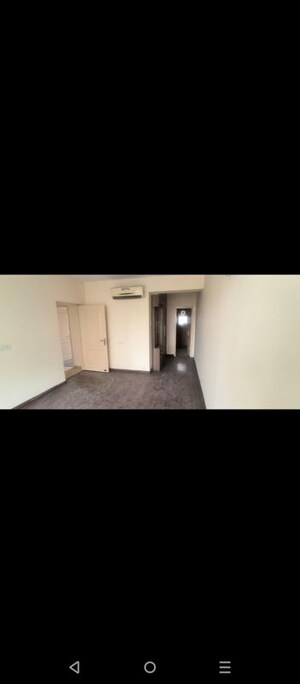 Room in 3.5 BHK Apartment at Bestech Park View Spa Next, Sector 67 – for Rent