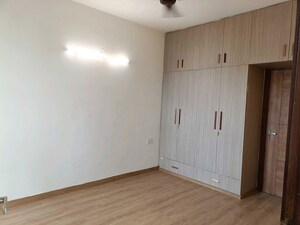 Room in 3 BHK Builder Floor at Sector 23 – for Rent