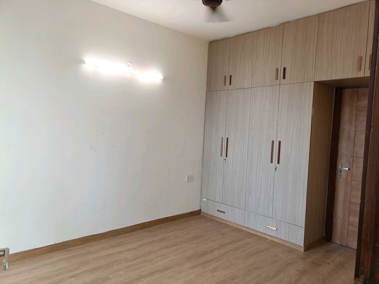 Room, sector 23 3 Bedroom 1600 Sq.Ft. Builder Floor In Sector 23 Gurgaon 10698226