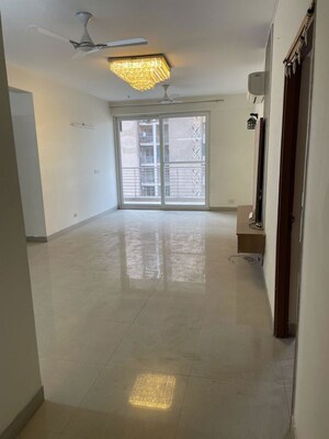 Room in 4 BHK Builder Floor at Sector 23a – for Rent