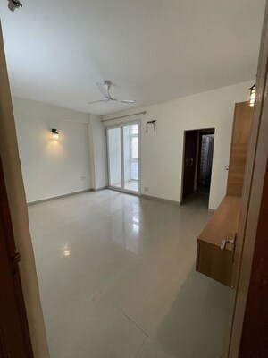 Room in 4 BHK Builder Floor at Sector 23a – for Rent