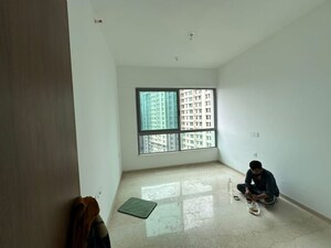Room in 3 BHK Apartment at Kalpataru Immensa, Kolshet Road – for Rent