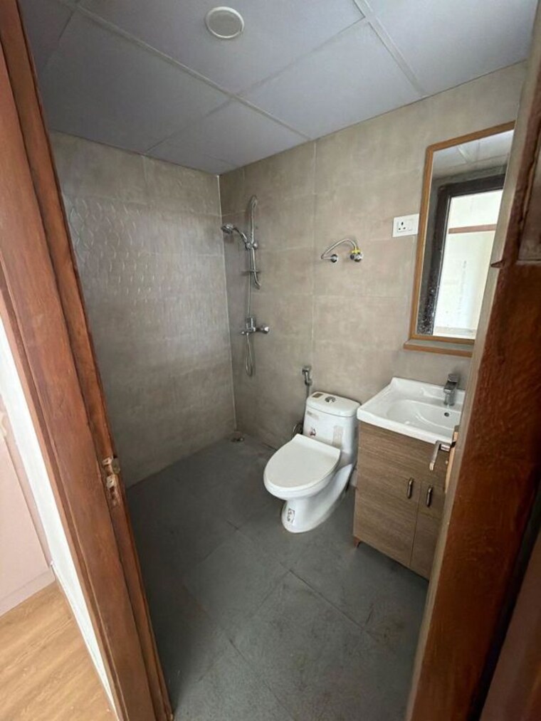 Bathroom, sector 23 3 Bedroom 1600 Sq.Ft. Builder Floor In Sector 23 Gurgaon 10698252