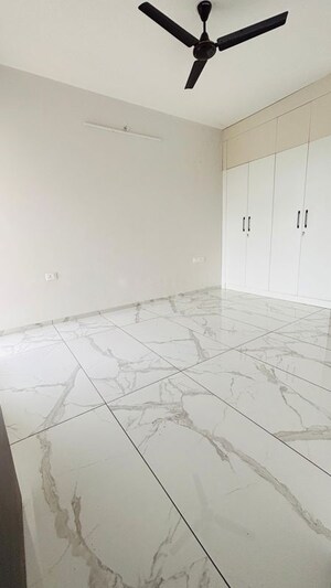 Room in 3 BHK Apartment at Rahul Downtown, Punawale – for Rent