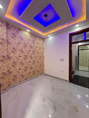 Room in 3.5 BHK Independent House at Uttam Nagar – for Sale