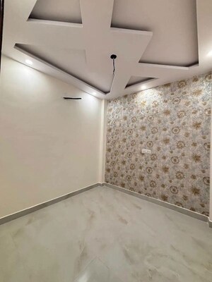 Room in 3.5 BHK Independent House at Uttam Nagar – for Sale