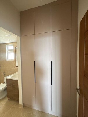 Building Lobby in 3 BHK Builder Floor at Sector 22 – for Rent