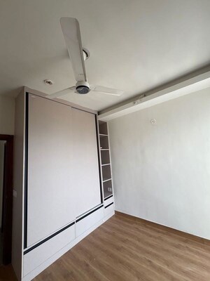 Room in 3 BHK Builder Floor at Sector 22 – for Rent