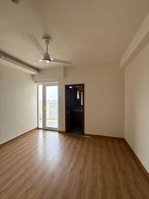 Room in 3 BHK Builder Floor at Sector 22 – for Rent