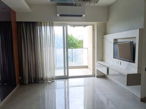 Balcony in 3 BHK Builder Floor at Sector 23a – for Rent