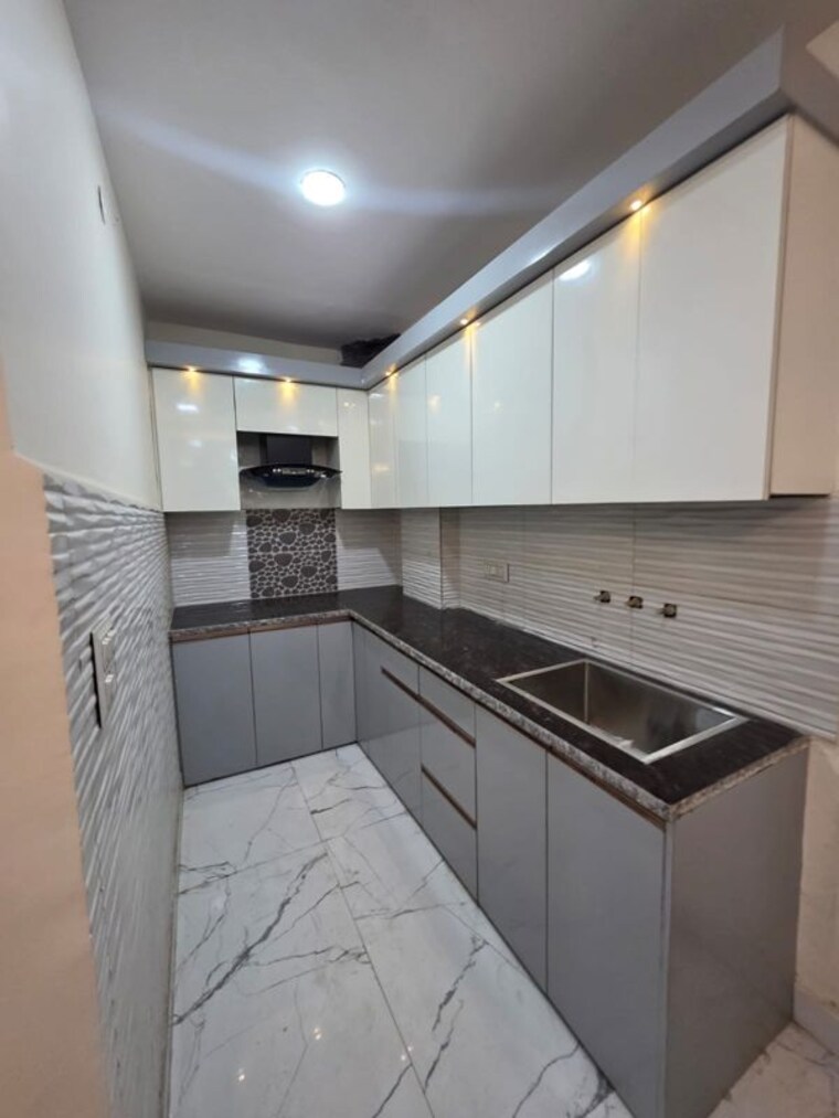 Kitchen, dwarka mor 2 Bedroom 55 Sq.Yd. Builder Floor In Dwarka Mor Delhi 10698303