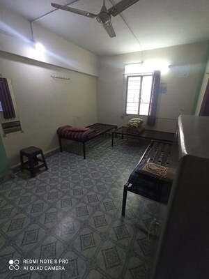 Room in  Pg at Prabhat Road – for Rent