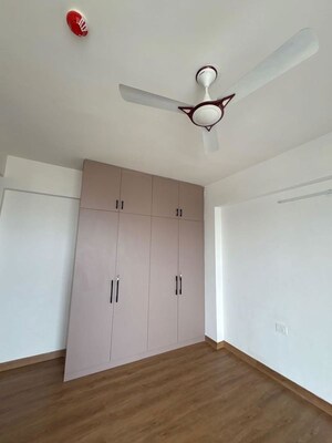 Room in 3 BHK Builder Floor at Sector 21 – for Rent