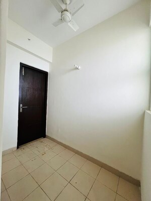 Room in 3 BHK Apartment at Conscient Heritage One, Sector 62 – for Rent