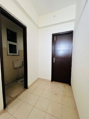 Room in 3 BHK Apartment at Conscient Heritage One, Sector 62 – for Rent