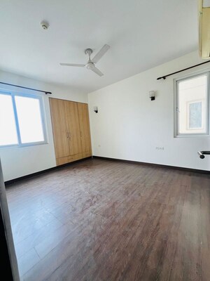 Room in 3 BHK Apartment at Conscient Heritage One, Sector 62 – for Rent