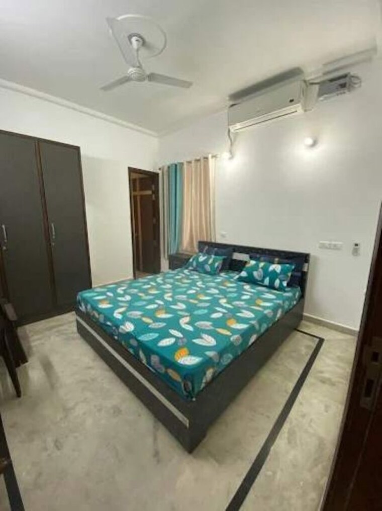 Bedroom, sector 43 Pg For Boys & Girls In Sector 43 10698318