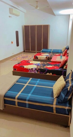 Bedroom in  Pg at Sector 43 – for Rent