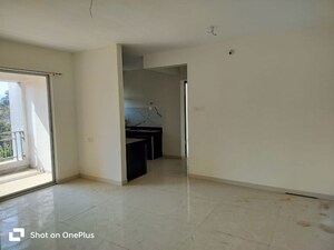 Room in 3 BHK Apartment at Blue 27th Avenue, Bavdhan – for Rent