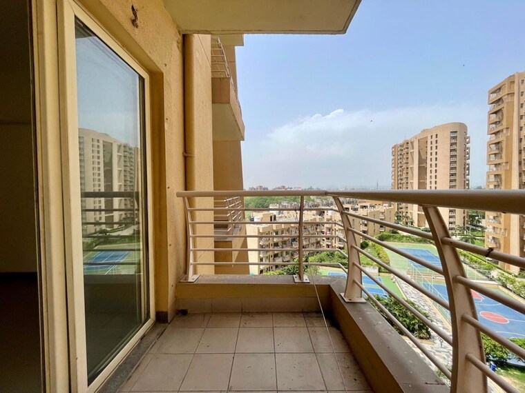Balcony, sector 20 3.5 Bedroom 1950 Sq.Ft. Apartment In Sector 20 Panchkula 10698374