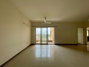 Room in 3.5 BHK Apartment at Sector 20 – for Sale
