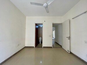 Room in 3.5 BHK Apartment at Sector 20 – for Sale