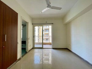 Room in 3.5 BHK Apartment at Sector 20 – for Sale