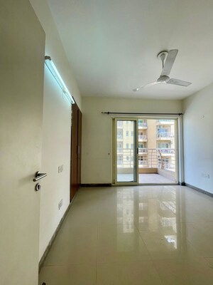 Room in 3.5 BHK Apartment at Sector 20 – for Sale