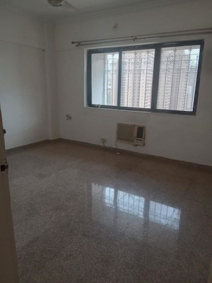 Room in 2 BHK Apartment at Velentine Tower, Goregaon East – for Rent