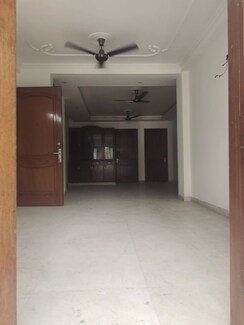 3 BHK +Builder Floor For Rent in Kalkaji