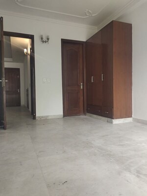 Furnished Amenities in 3 BHK Builder Floor at Kalkaji – for Rent