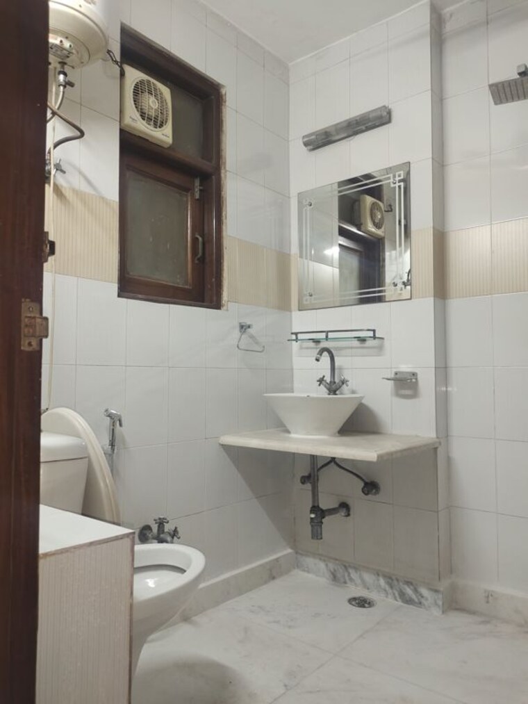 Kitchen, kalkaji 3 Bedroom 1800 Sq.Ft. Builder Floor In Kalkaji Delhi 10698373