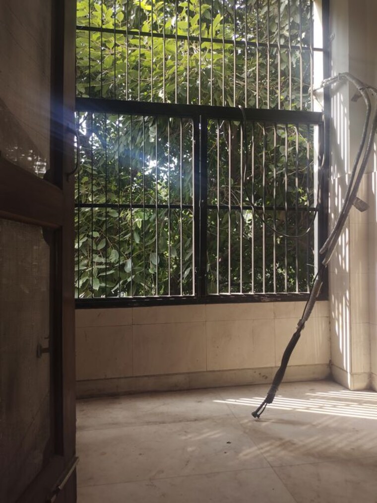 Balcony, kalkaji 3 Bedroom 1800 Sq.Ft. Builder Floor In Kalkaji Delhi 10698373