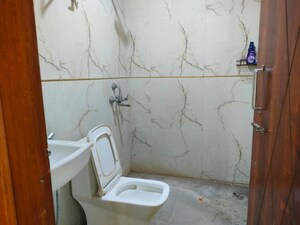Bathroom in 1 BHK Builder Floor at Palm Residency Chhatarpur, Chattarpur – for Rent