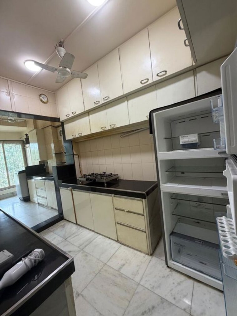 Kitchen, bandra west 3 Bedroom 1250 Sq.Ft. Apartment In Bandra West Mumbai 10698372