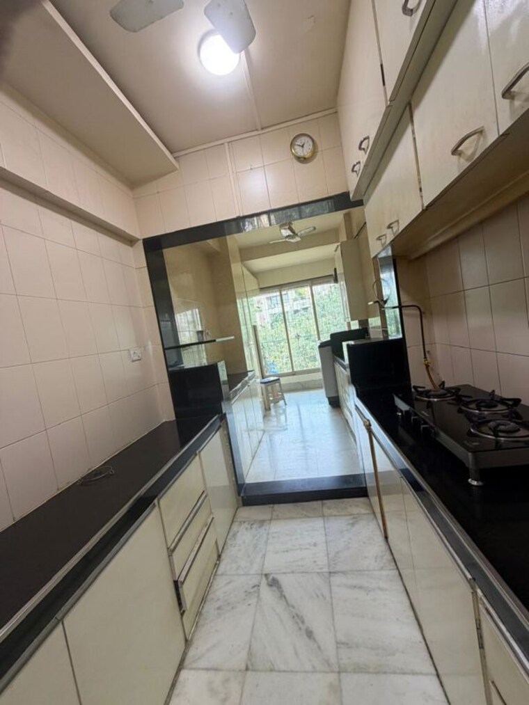 Kitchen, bandra west 3 Bedroom 1250 Sq.Ft. Apartment In Bandra West Mumbai 10698372
