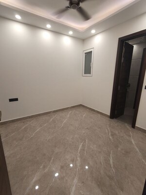 Room in 3 BHK Builder Floor at Sector 57 – for Sale